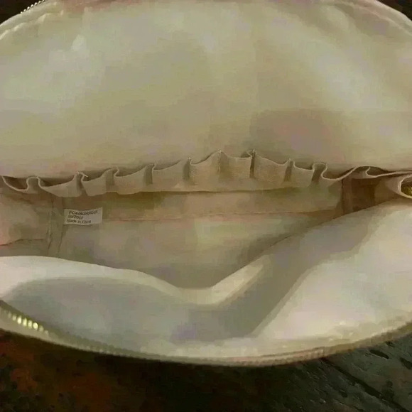 Tartan & Twine cosmetic travel case purse pebbled beige tassel 7 slots - Picture 4 of 5